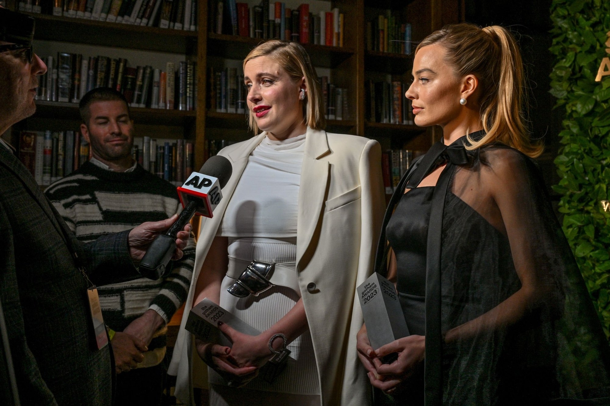 LMR-Inside007.jpg LMR-Inside007.jpg